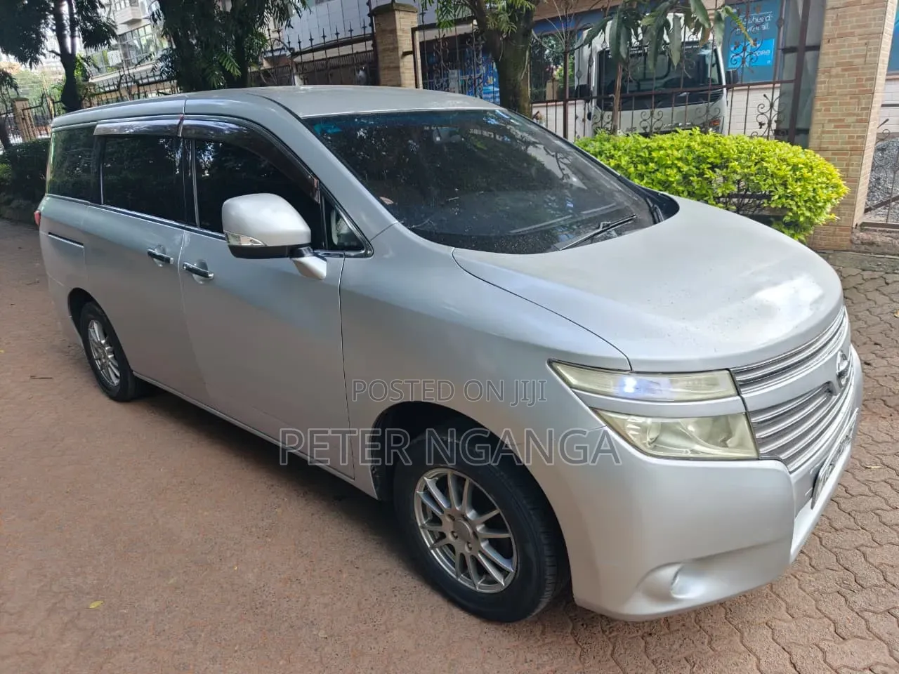 Nissan Elgrand 2012 Silver