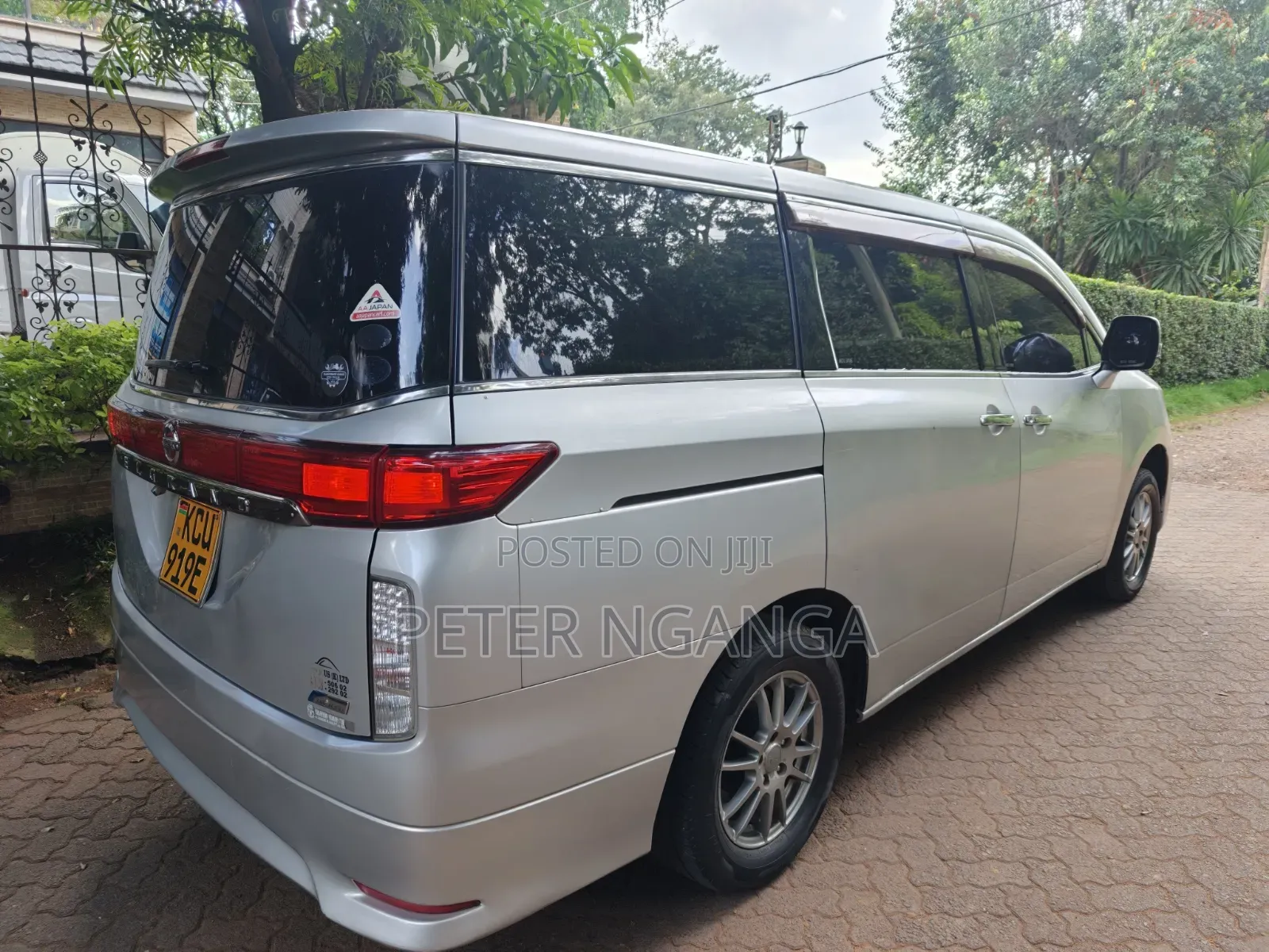 Nissan Elgrand 2012 Silver