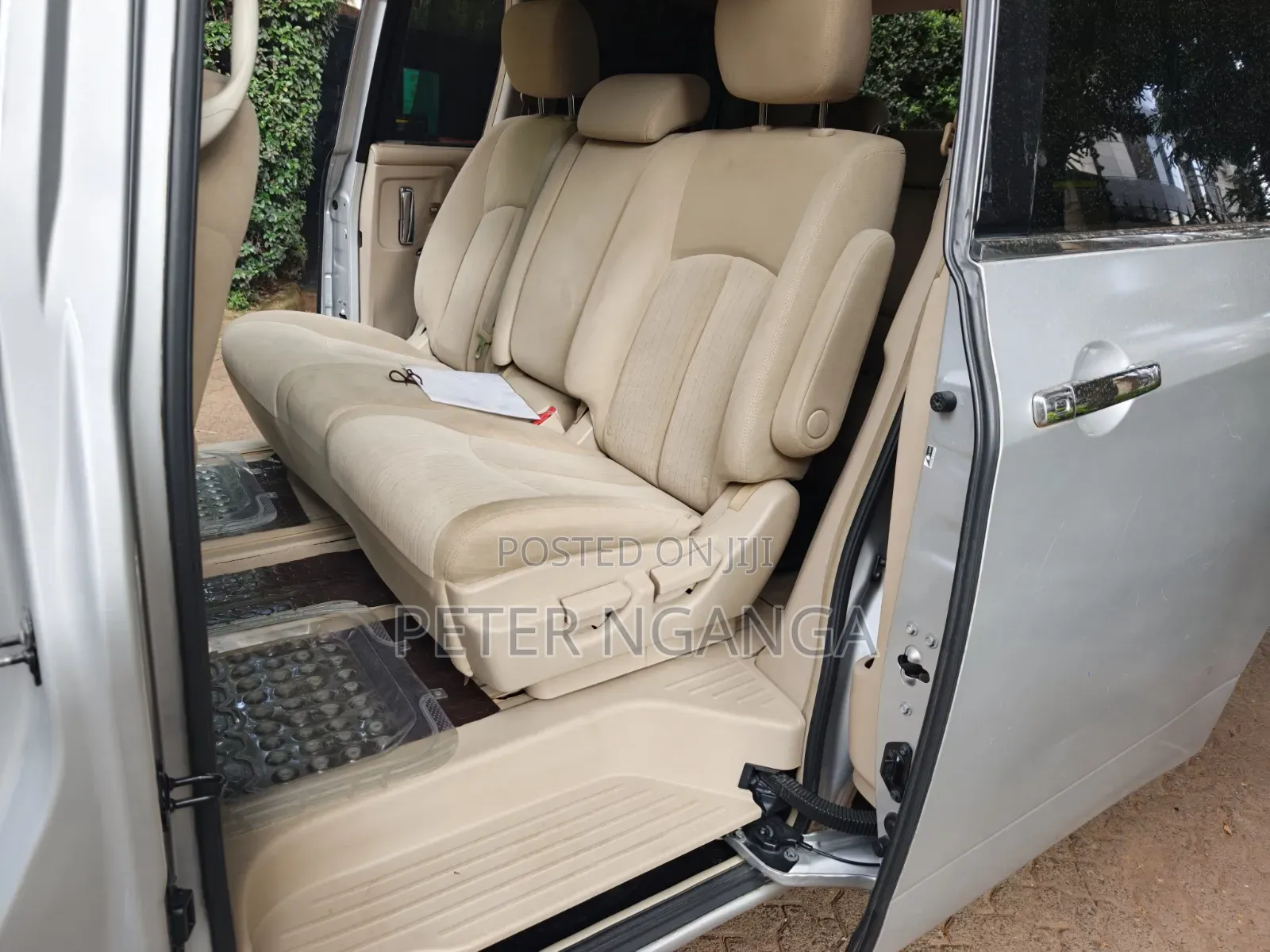 Nissan Elgrand 2012 Silver