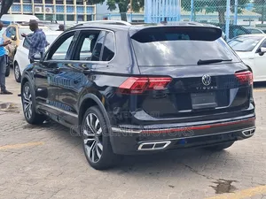 Volkswagen Tiguan 2022 Black