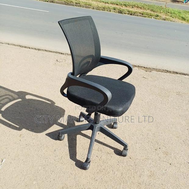 Cushioned Modern Mesh Office Chairs Offers!