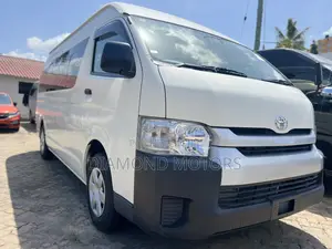 Toyota HiAce 2018 White