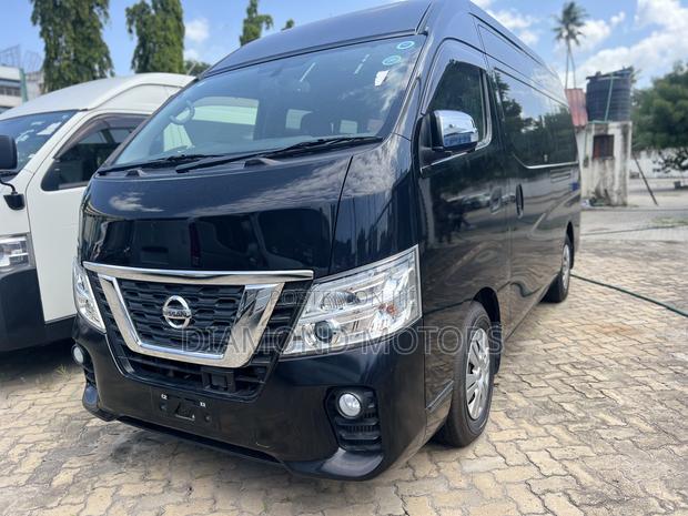 Nissan Caravan (Urvan) 2018 Black - thumbnail 2