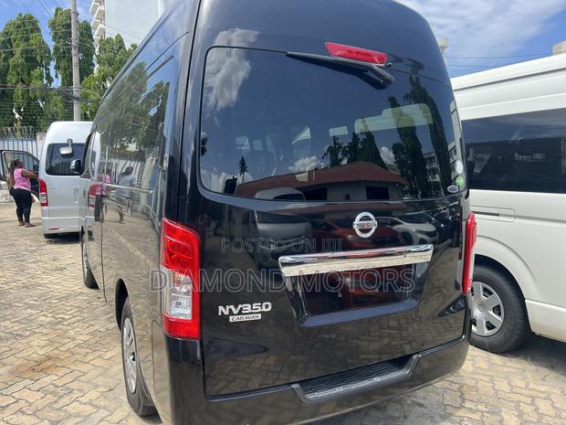 Nissan Caravan (Urvan) 2018 Black - thumbnail 8