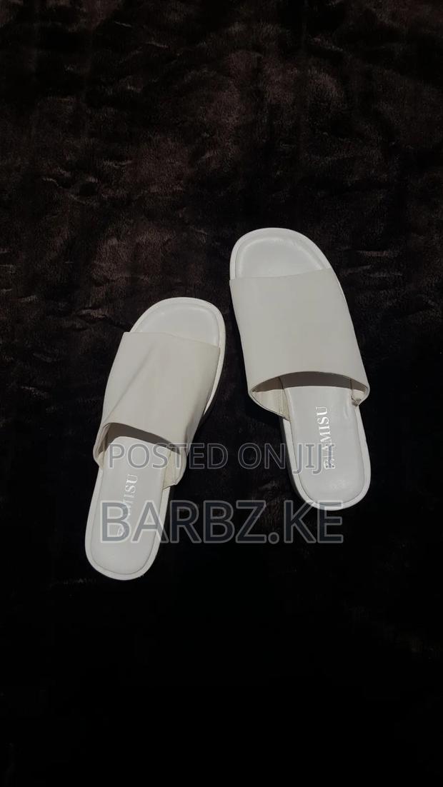 Padded Platform Sandals - thumbnail 3