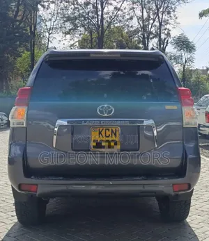 Toyota Land Cruiser Prado 2011 Gray