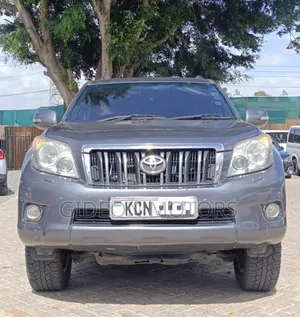 Toyota Land Cruiser Prado 2011 Gray