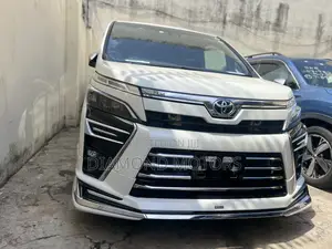 Toyota Voxy 2019 White