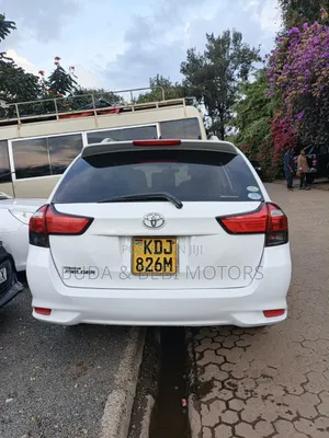 Toyota Corolla Fielder 2016 Off white