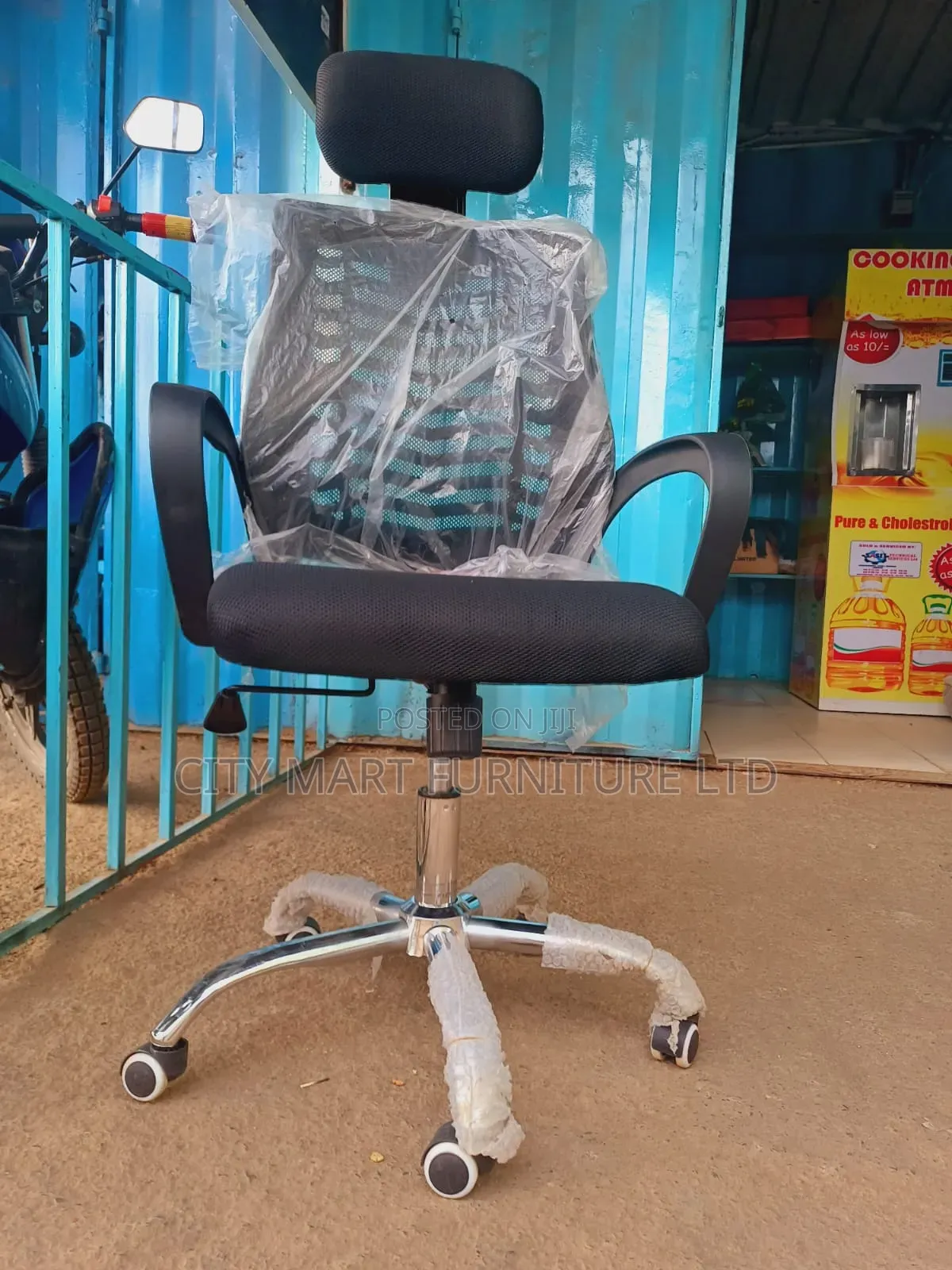 Boardroom Ready Modern Headrest Office Chairs Offers! 