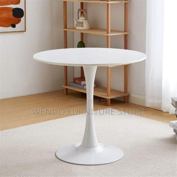 Dining Table : Villa White Round Tulip Dining Table - thumbnail 2