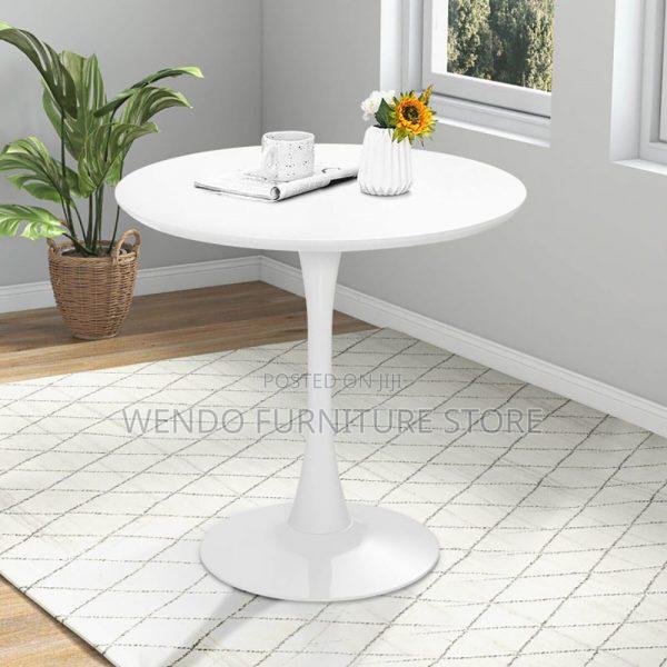 Dining Table : Villa White Round Tulip Dining Table - thumbnail 4