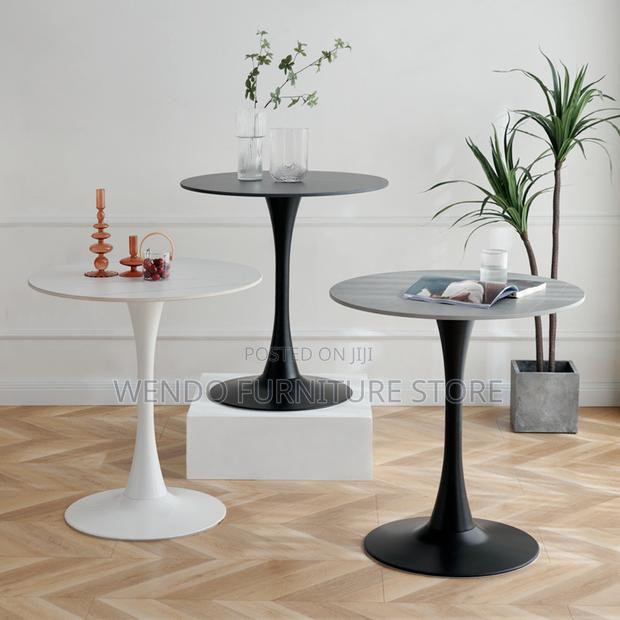 Dining Table : Villa White Round Tulip Dining Table - thumbnail 5