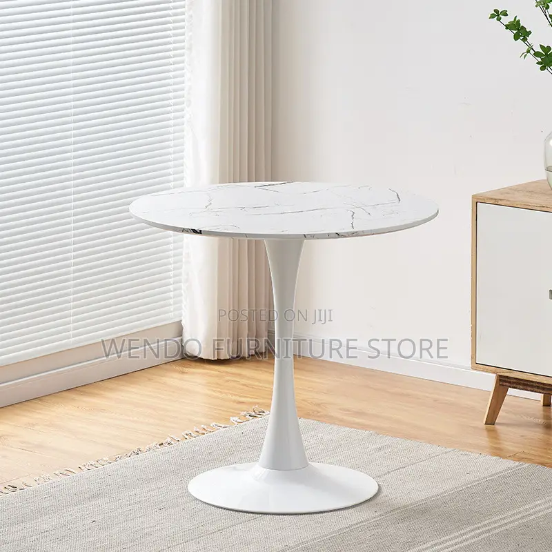 Dining Table : Villa White Round Tulip Dining Table