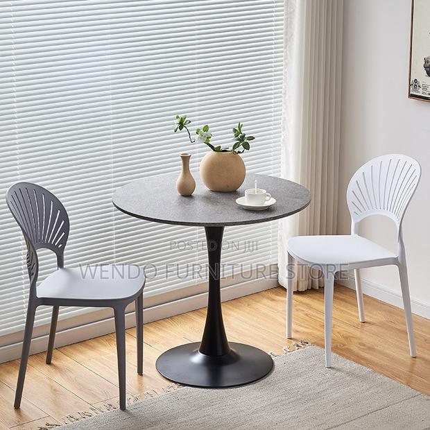 Dining Table : Villa White Round Tulip Dining Table - thumbnail 7