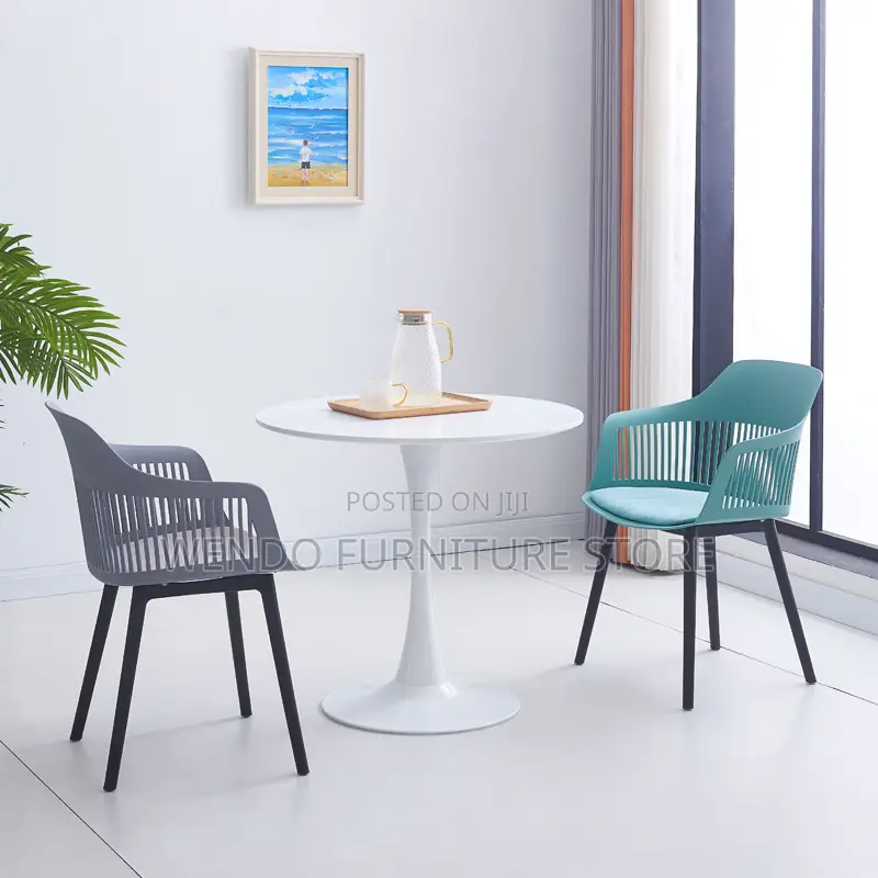 Dining Table : Villa White Round Tulip Dining Table