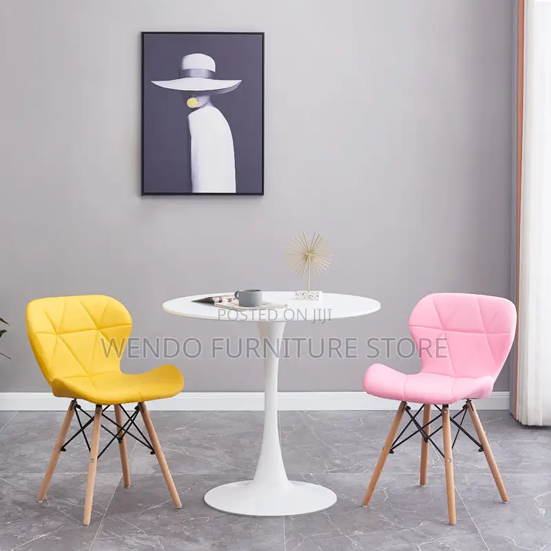 Dining Table : Villa White Round Tulip Dining Table