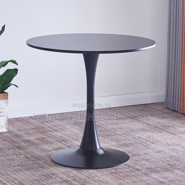 Dining Table : Villa White Round Tulip Dining Table - thumbnail 10