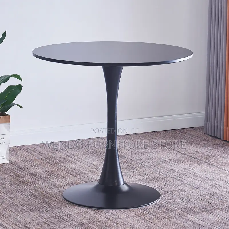 Dining Table : Villa White Round Tulip Dining Table