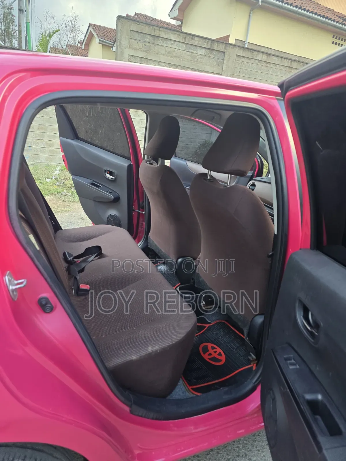 Toyota Vitz 2010 Pink