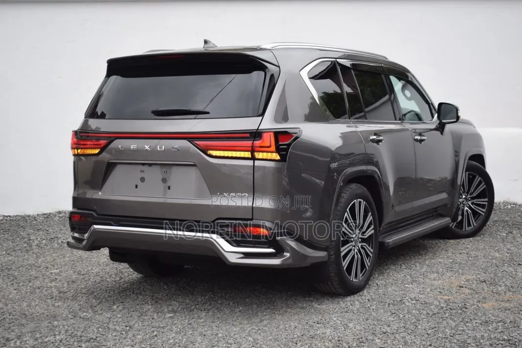 Lexus LX 500d 2022 Gray