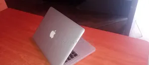 Laptop Apple MacBook Pro 8GB Intel Core i5 HDD 500GB