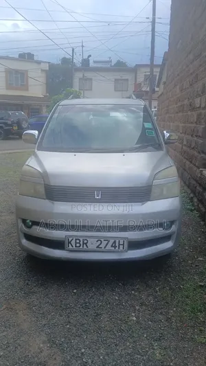 Toyota Noah 2005 Silver