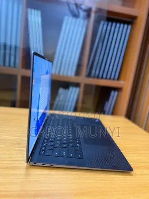 Laptop Dell Precision 5570 32GB Intel Core i7 SSD 1T