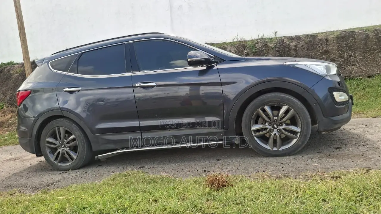 Hyundai Santa Fe 2014 Blue