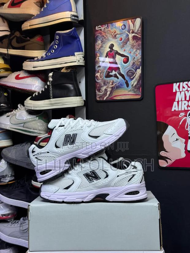 White Black New Balance 530