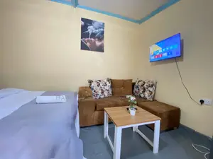 Executive Studios - Dagoret- Kikuyu Road at 2000