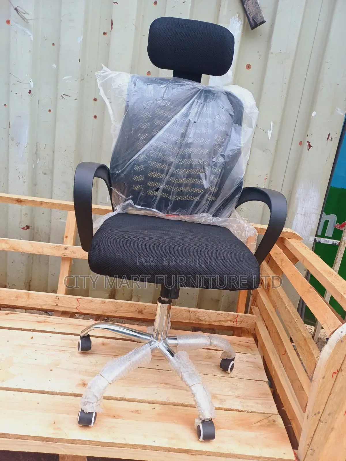 Sharp Modern Headrest Office Chairs Offers! 