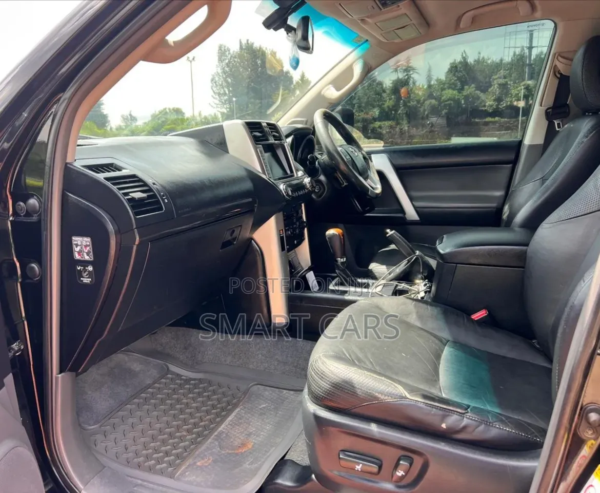 Toyota Land Cruiser Prado 2011 Black