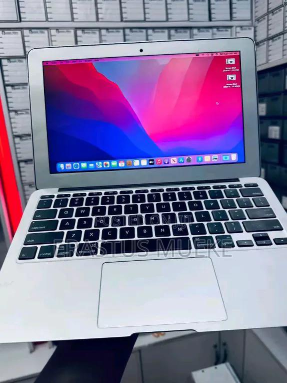 Laptop Apple MacBook Air 4GB Intel Core i5 SSD 256GB - main view
