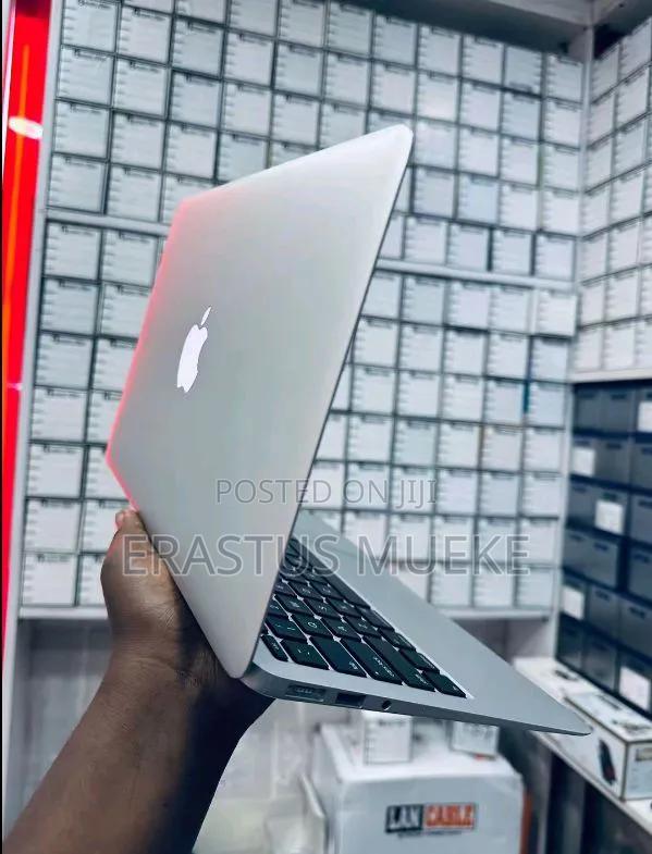 Laptop Apple MacBook Air 4GB Intel Core i5 SSD 256GB - thumbnail 2