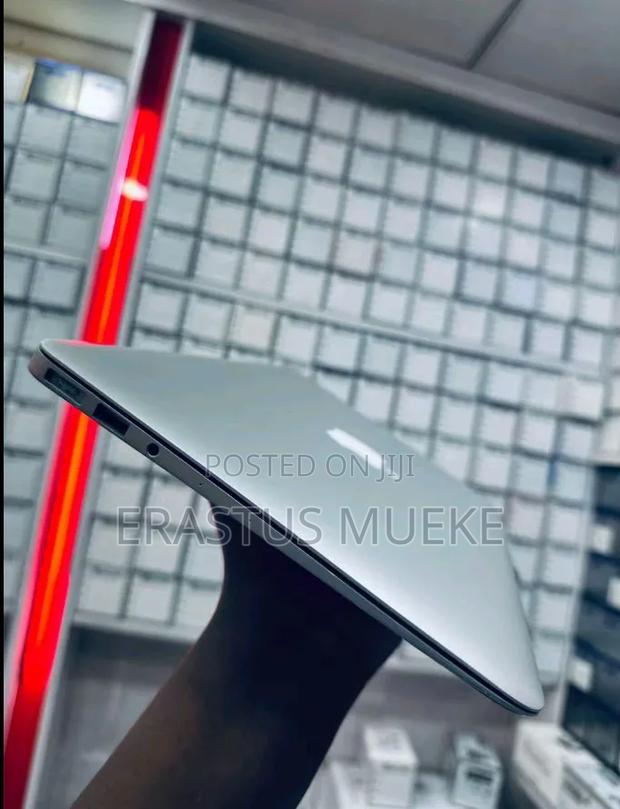 Laptop Apple MacBook Air 4GB Intel Core i5 SSD 256GB - thumbnail 3