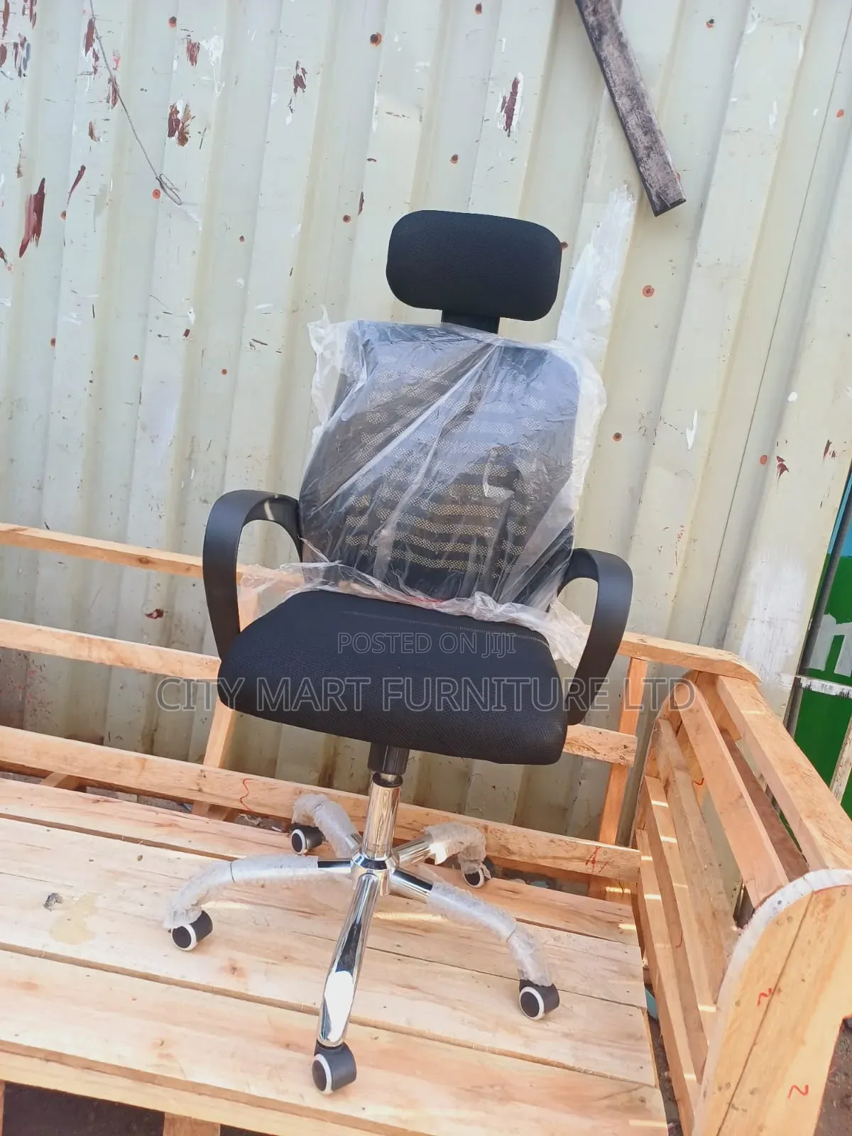 Spacious Modern Headrest Office Chairs Offers! 