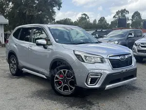 Subaru Forester Premium AWD 2020 Silver