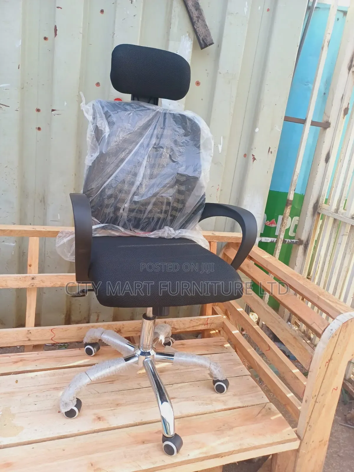 Grand Modern Headrest Office Chairs Offers! 
