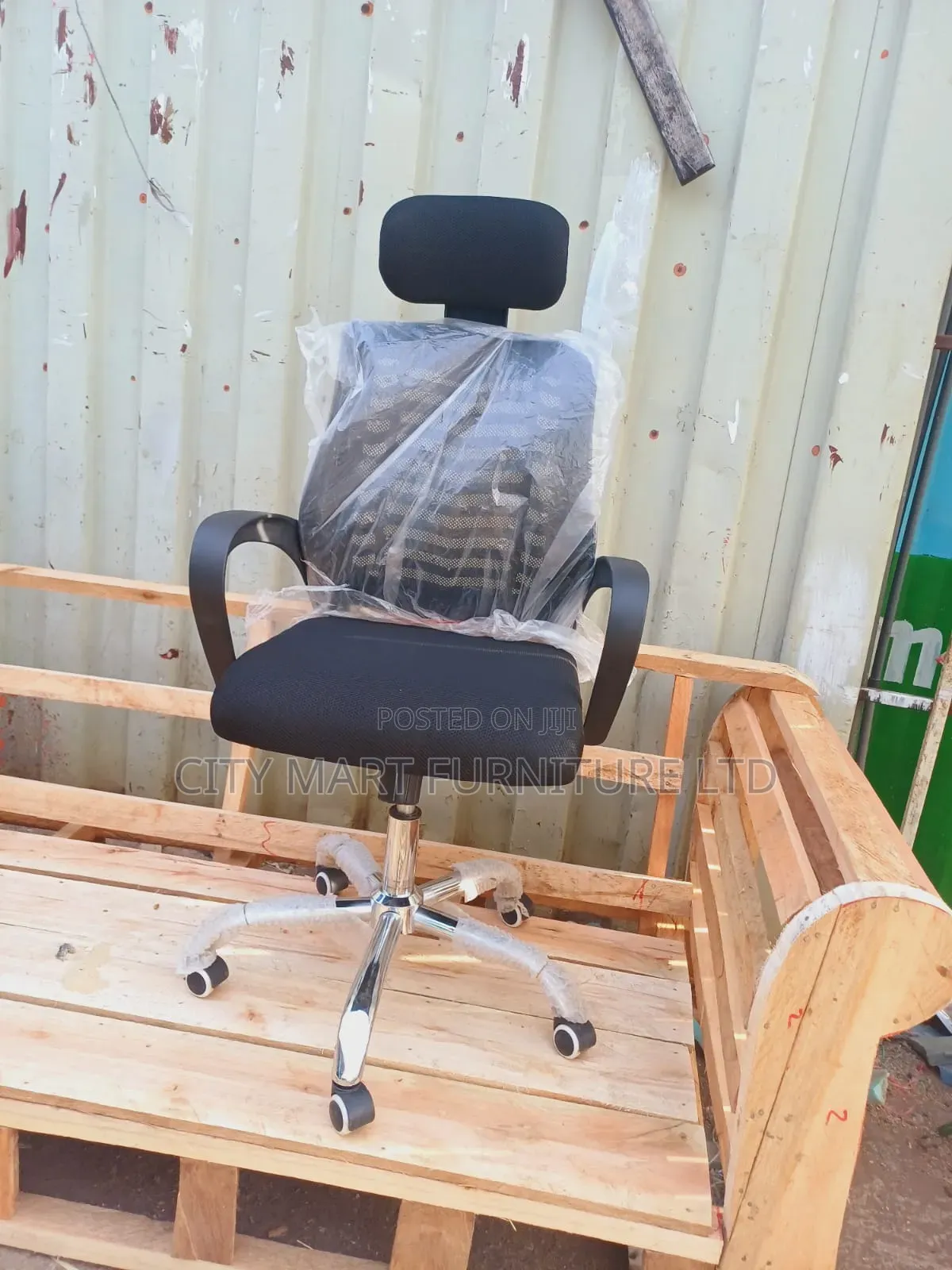 Regal Modern Headrest Office Chairs Offers! 