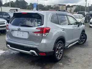 Subaru Forester Premium AWD 2020 Silver