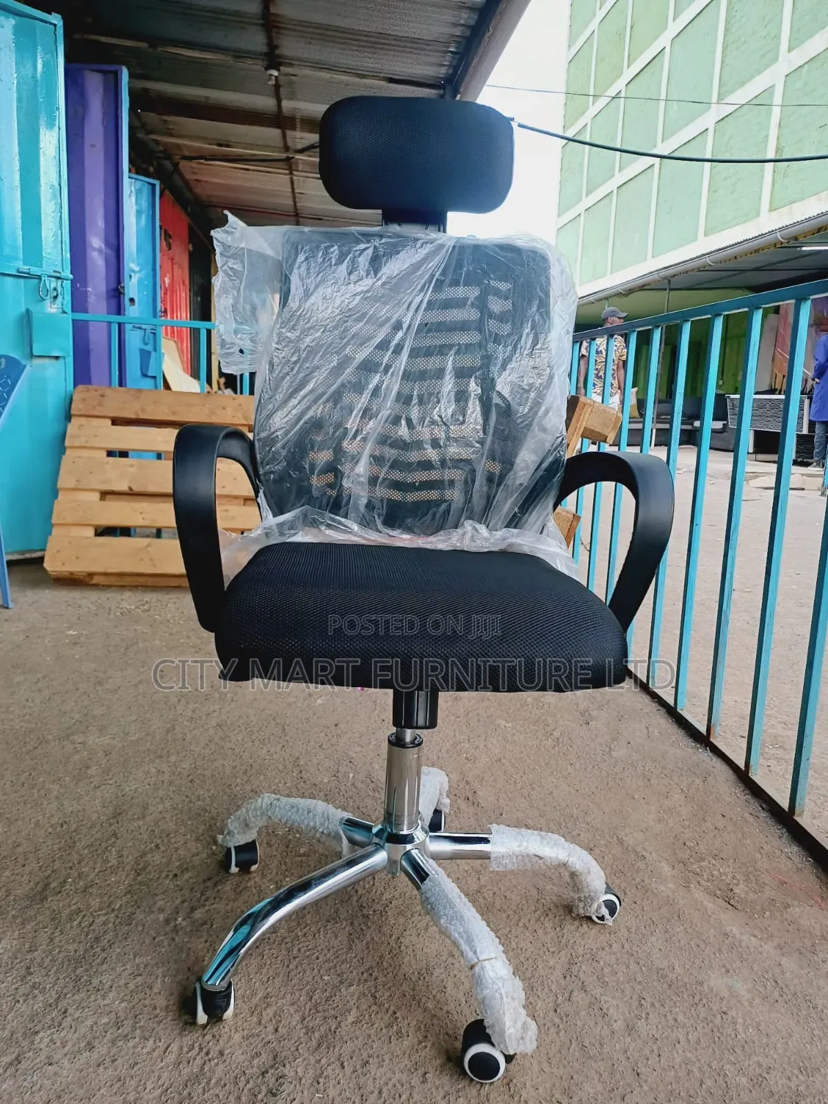 Inviting Modern Headrest Office Chairs Offers! 