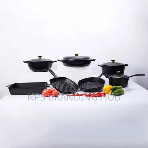 11pcs Black Cast Iron Cookware. Cn