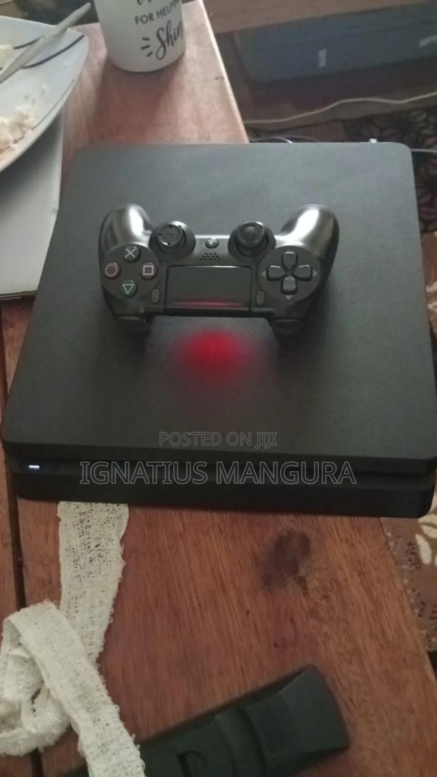 Sony Playstation 4(Ps4)Slim 512gb +,7 Top Games Loaded