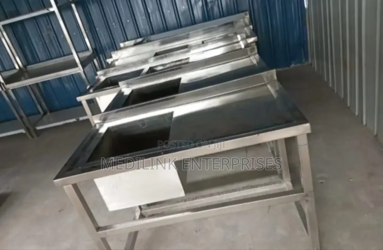 Ss Stainless 304 Single Sink With a Workspace