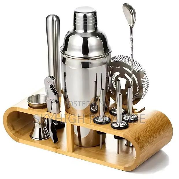 Cocktail Shaker With Bamboo Cocktail Set