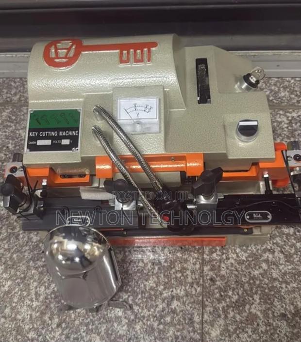 Key Cutting Machine