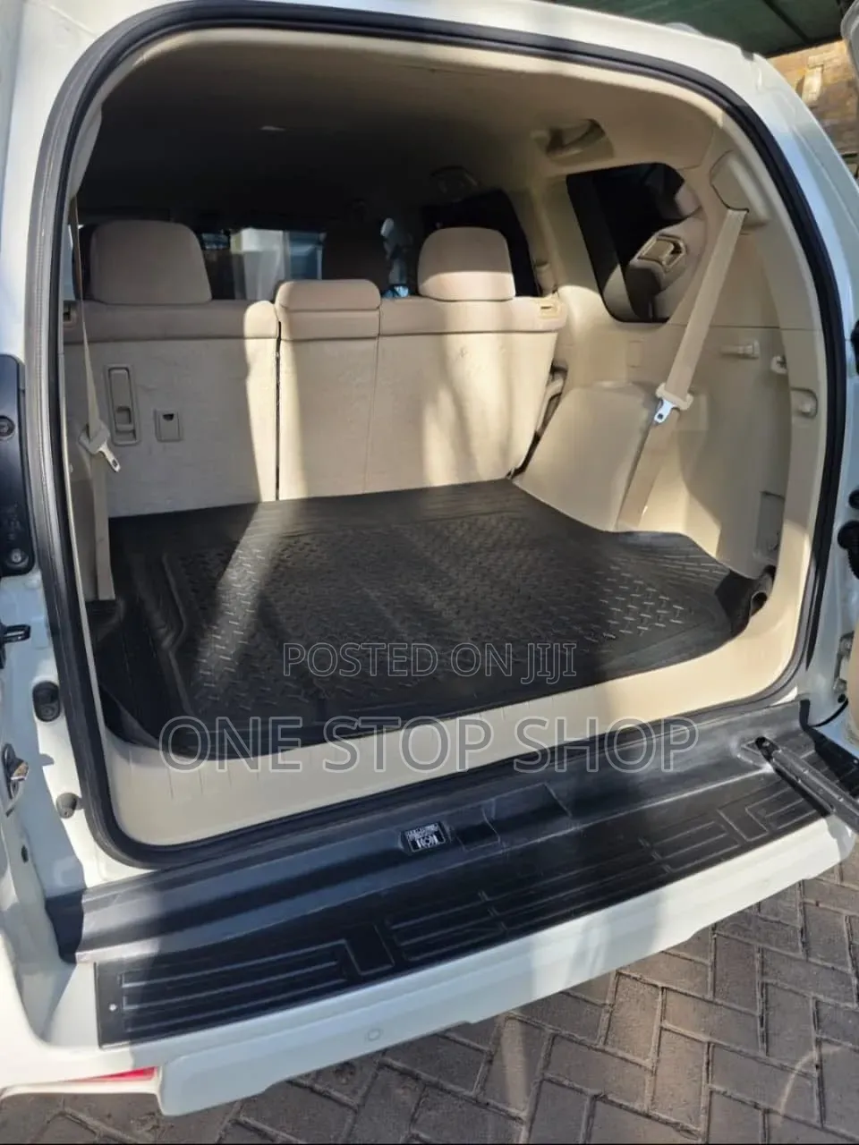 Suv Car Fitted With Universal Customizable Size Cargo Trunk Boot Mat