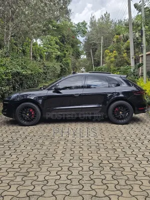 Porsche Macan GTS 2018 Black