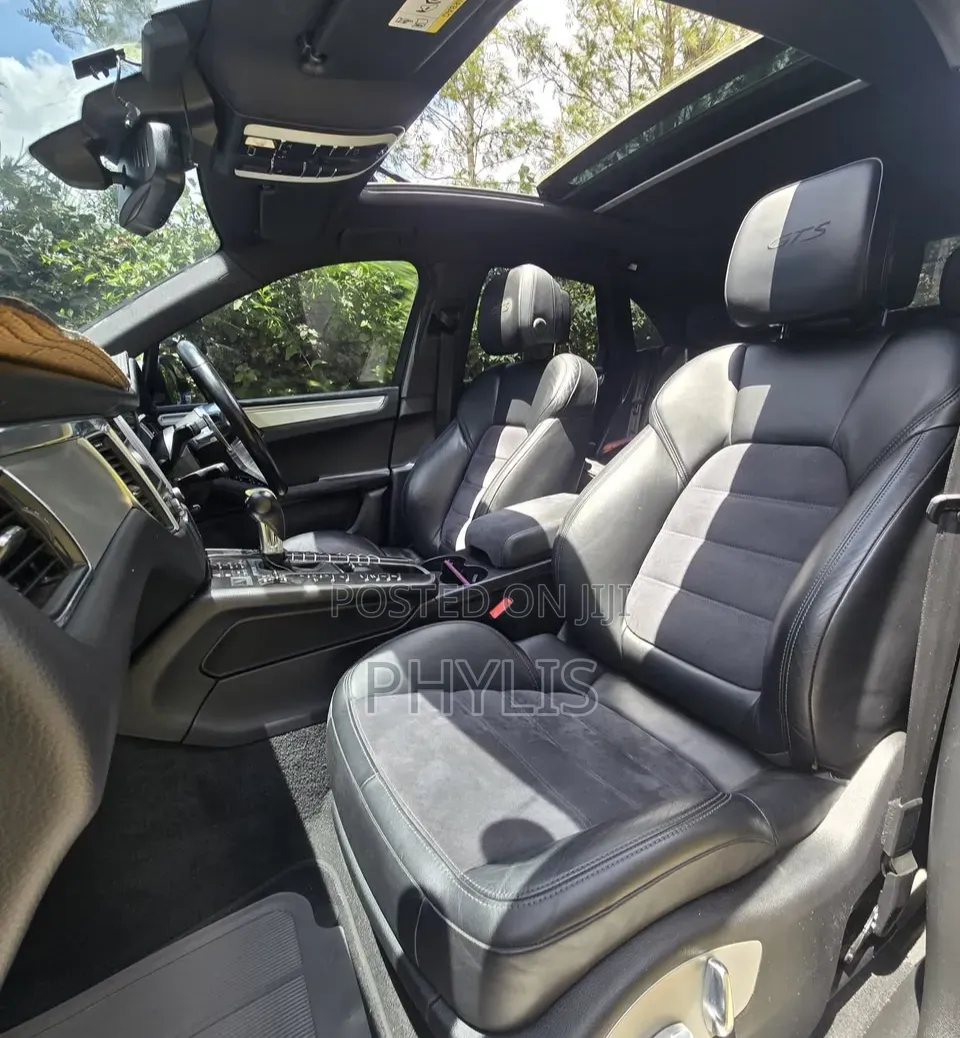 Porsche Macan GTS 2018 Black